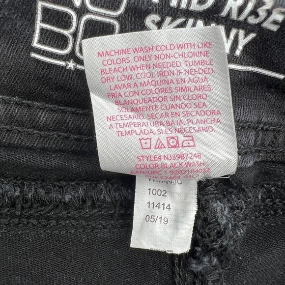 No Boundaries Black Mid Rise Skinny Jeans Size 9 Women’s - Picture 6 of 6